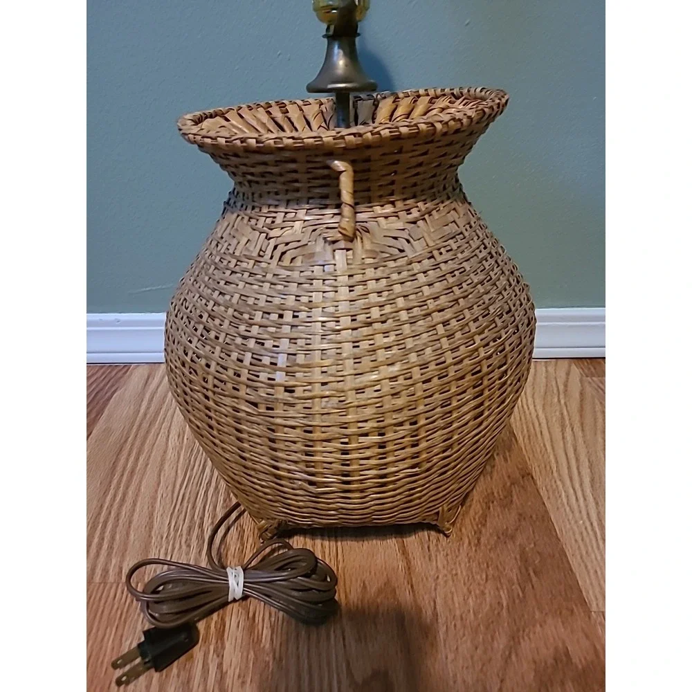 Mid Century Modern Vintage Basket Weave Rattan Lamp Works Read Description‎